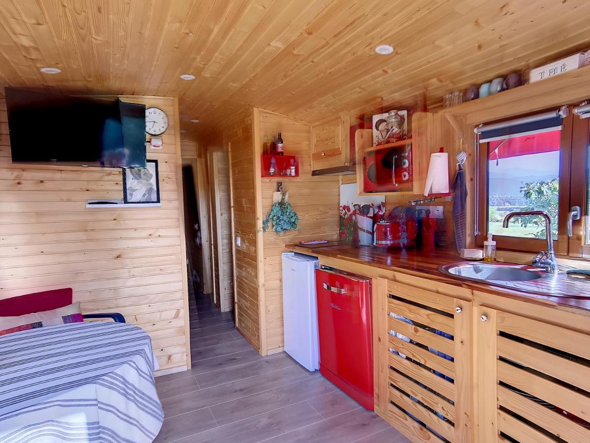 La Roulotte Du Cagire - 4 Pers - Pyrenees Guest House Villeneuve-de-Rivière Екстериор снимка
